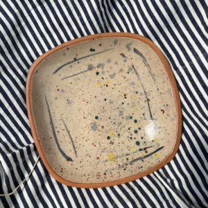 Plato de ceramica cuadrado