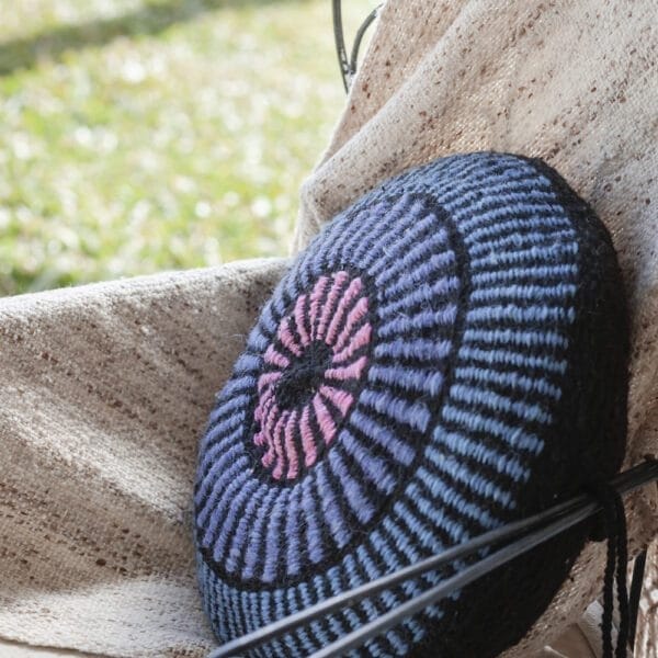 ALMOHADON DE LANA DE OVEJA, TEJIDO EN TELAR CIRCULAR - Image 3