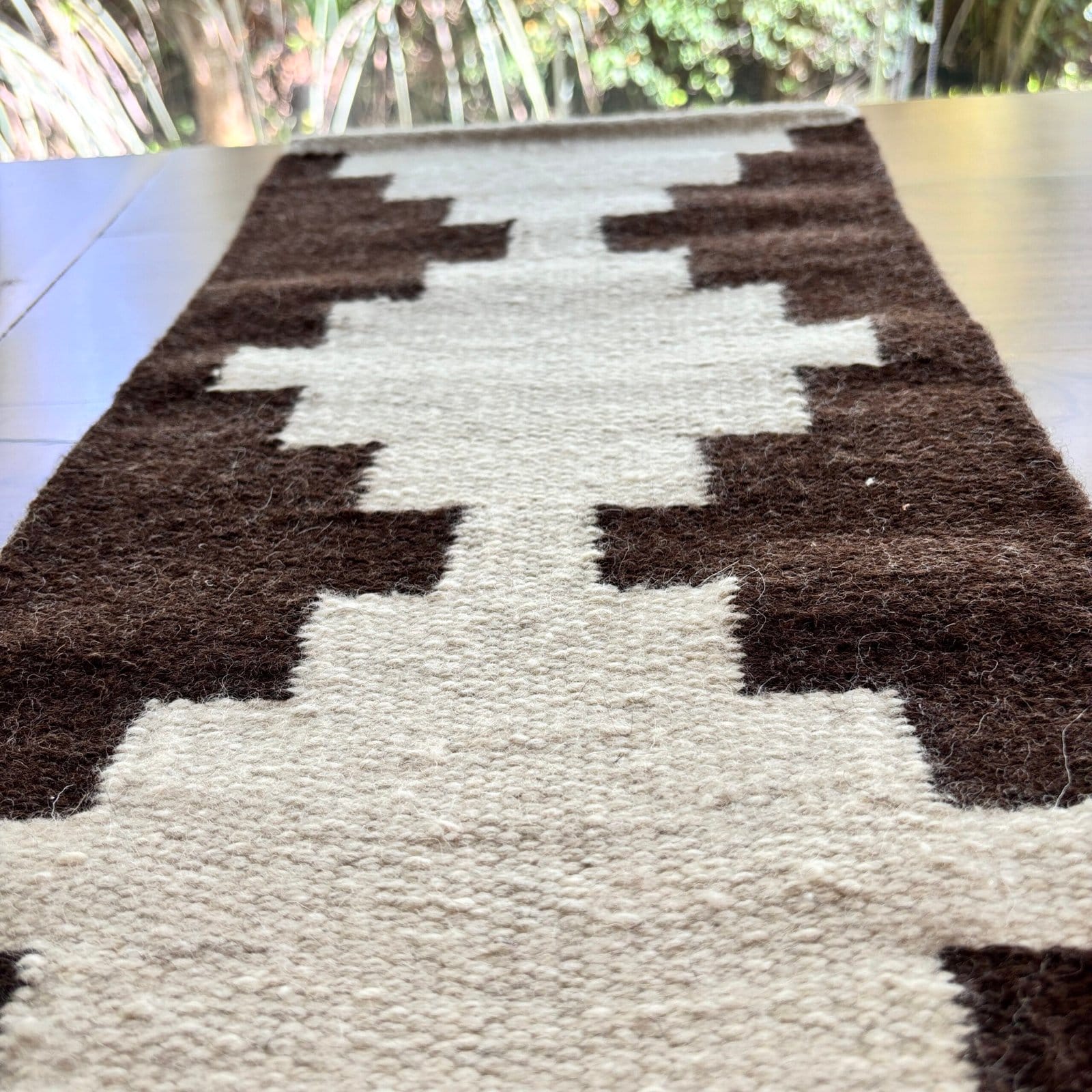 CAMINO DE MESA "CHACANAS" - PURA LANA DE OVEJA